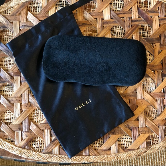 Gorgeous GUCCI Black Velvet Hardshell Eyeglass Case and Silk Pouch - Picture 3 of 3